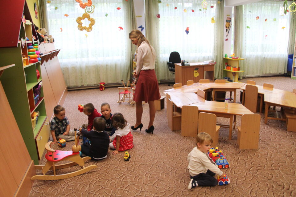 Înscrierile la grădiniță și creșă, programate pentru finele lunii mai