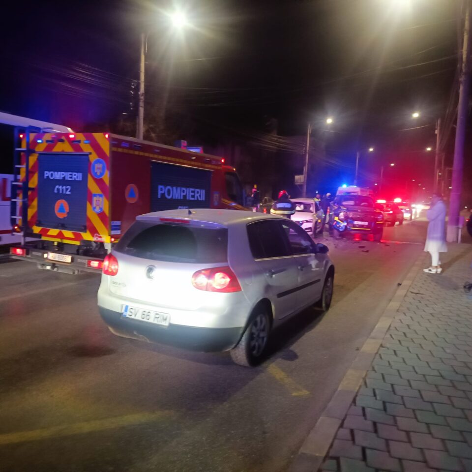 Polițist de la Criminalistică, rănit în urma unui accident rutier în zona Policlinicii Areni