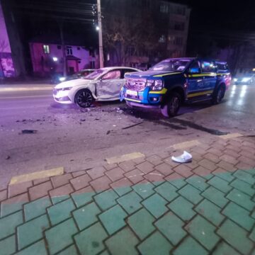 Cei doi polițiști răniți în misiune în Suceava nu au rămas internați, scăpând cu leziuni ușoare, la fel și al treilea rănit