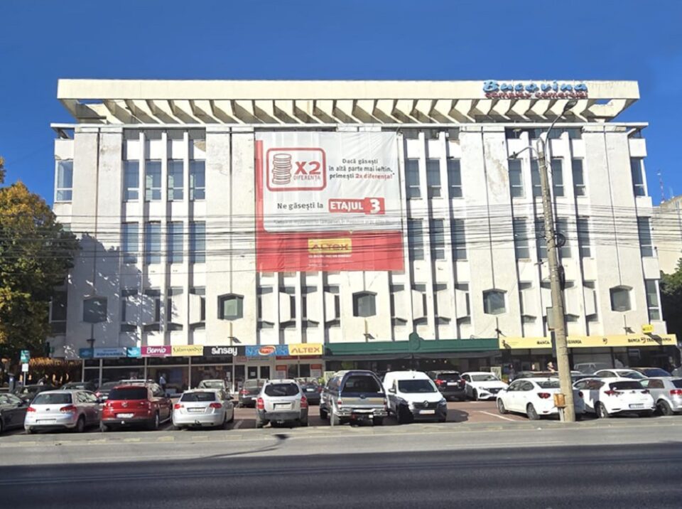 O suceveancă și-a rupt piciorul în scările rulante de la magazinul Bucovina