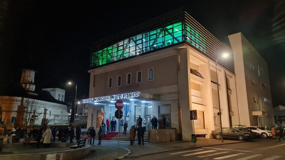 Pentru prima dată în 10 ani, toate biletele la spectacolele dintr-o lună ale Teatrului „Matei Vișniec” s-au epuizat