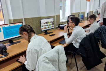 Cei mai buni 13 de elevi programatori se pregătesc pentru Olimpiada Națională de Informatică