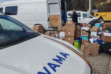 Un microbuz umplut până la refuz cu bunuri aduse din Italia, în valoare de aproape 75.000 de euro, tras pe dreapta la Sadova