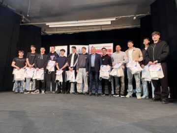 Primarul Cătălin Coman i-a premiat pe cei mai buni sportivi din municipiu și antrenorii acestora