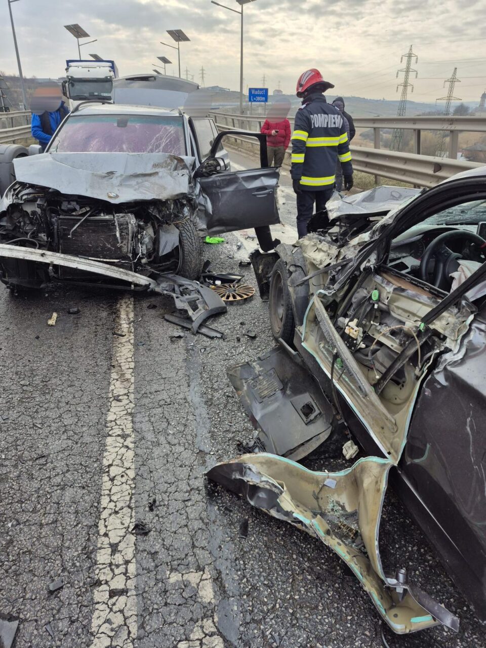 Șoferul unei autoutilitare care tracta un utilaj agricol a provocat accidentul de pe centura Sucevei