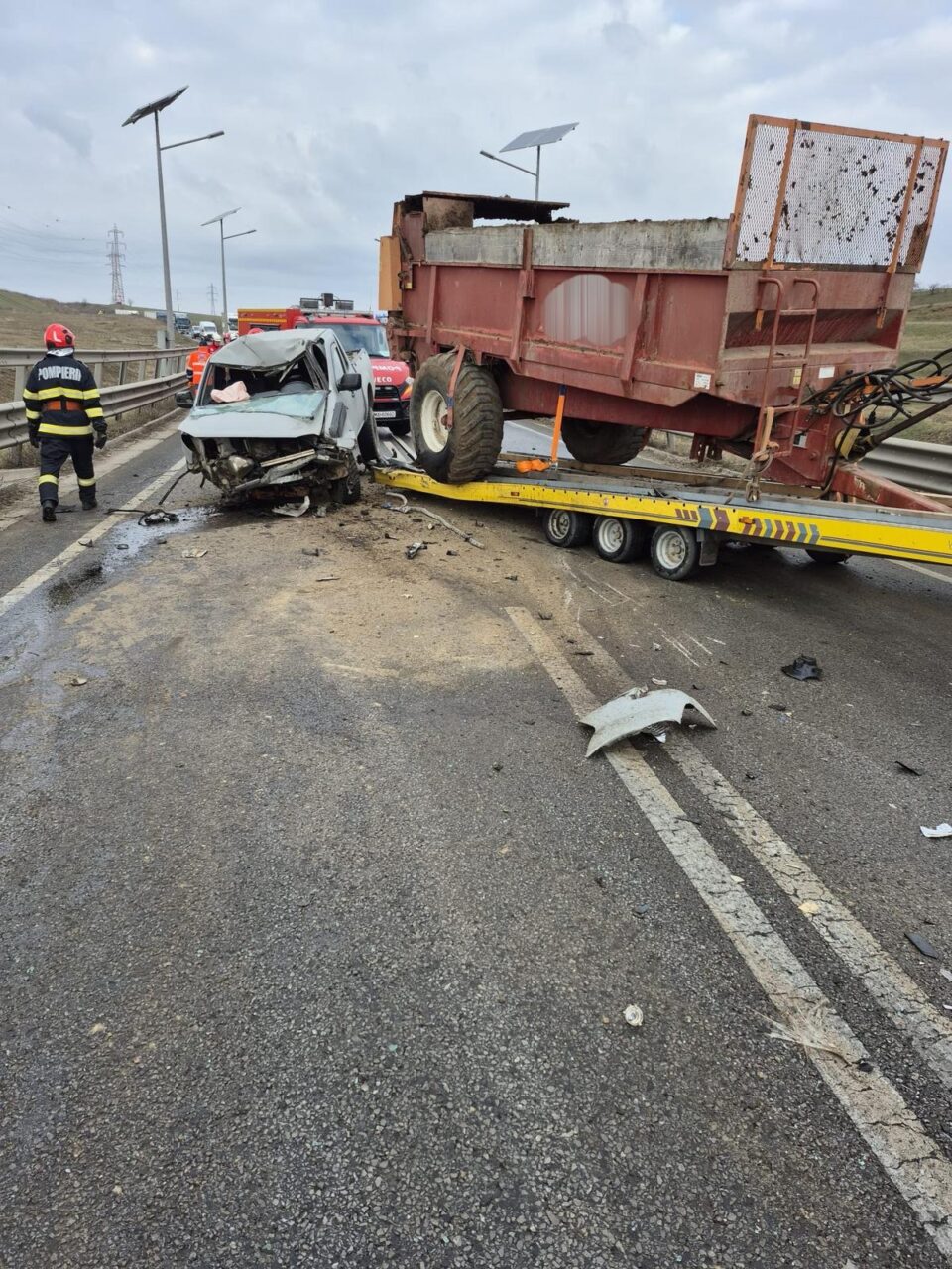 Accident rutier violent, pe șoseaua de centură a Sucevei, cu trei autoturisme și un cap de tir