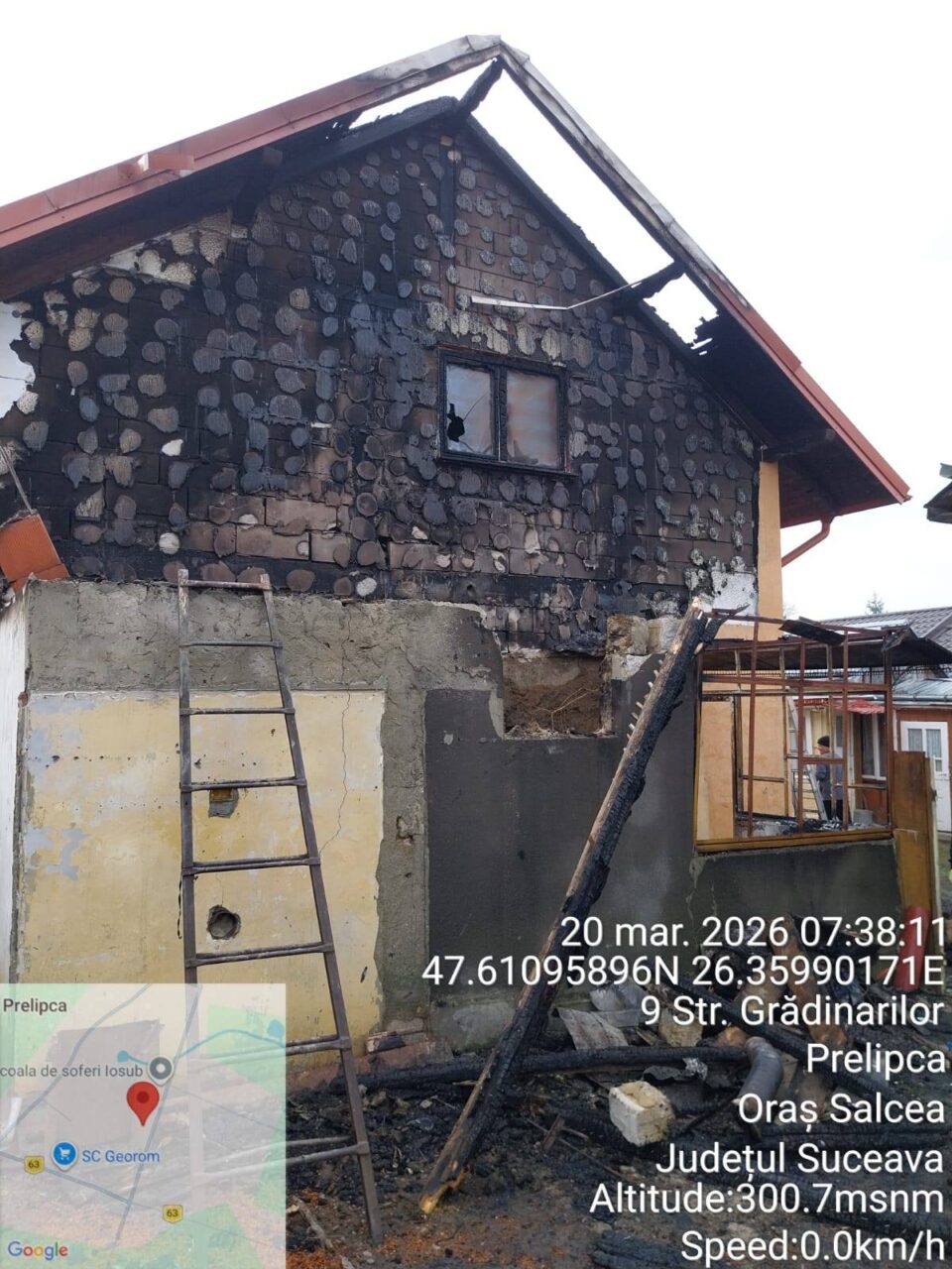 Incendiu la casa unui angajat al Primăriei Salcea, angrenat de-a lungul timpului în misiuni multiple de sprijin după incendii