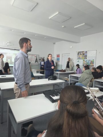 „Tous ensemble pour fêter la francophonie” pentru elevii Liceului Tehnologic “Oltea Doamna” Dolhasca