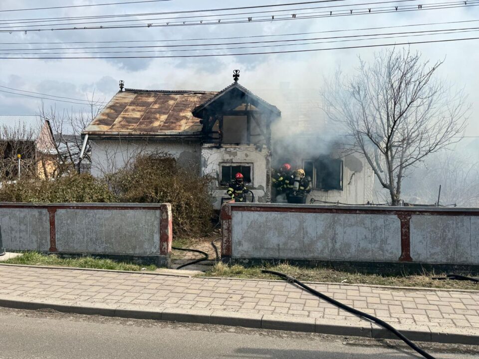 Incendiu la casa primului primar post-revoluție de la Moara
