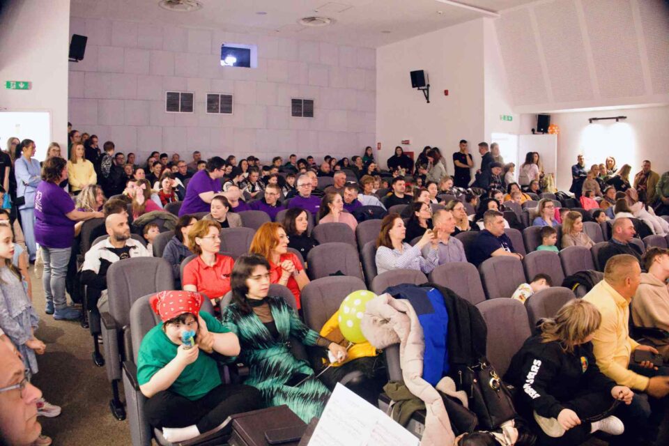 Peste 200 de persoane, prezente la evenimentul „Împreună prieteni”, organizat de Asociația Sindrom Down Suceava