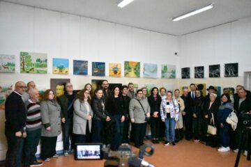 „Între lumină și liniște”, la Galeria de artă ArtLaBurdujeni, locul în care „liniștea devine formă, iar lumina devine emoție”
