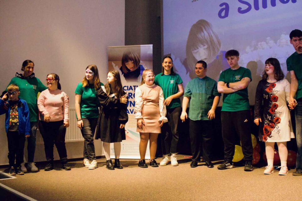 Peste 200 de persoane, prezente la evenimentul „Împreună prieteni”, organizat de Asociația Sindrom Down Suceava