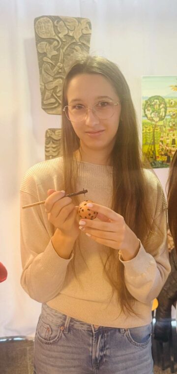 Atelierul „Festivalul Ouălor încondeiate”, ediția a IV-a, la Centrul Cultural Bucovina