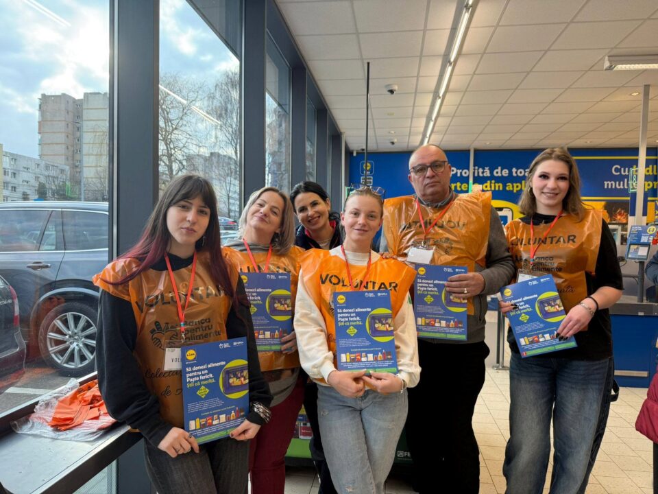 Peste 11 tone de alimente donate în doar trei zile, la Suceava, în cadrul Colectei Naționale de Alimente Peste 11 tone de alimente donate în doar trei zile, la Suceava, în cadrul Colectei Naționale de Alimente