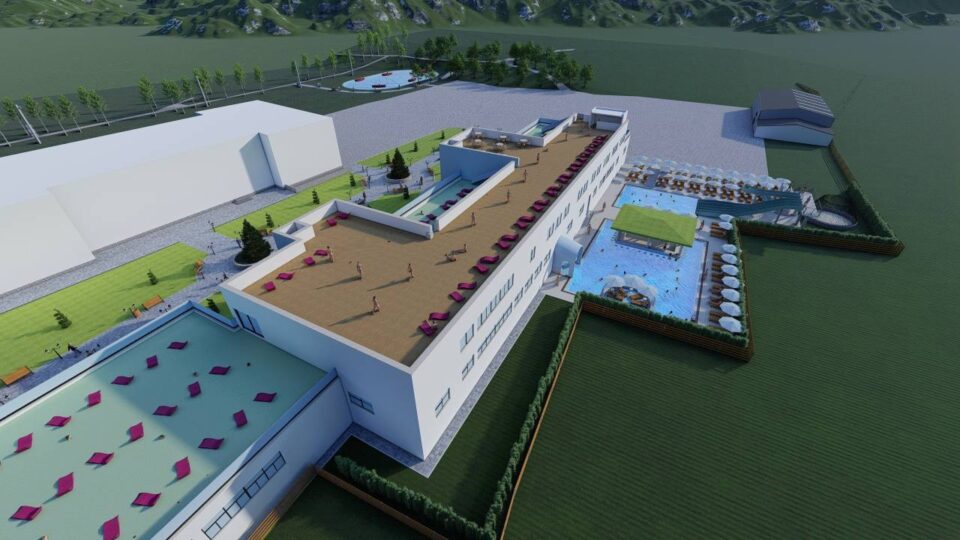 Primăria Dorna Candrenilor a început lucrările la piscinele exterioare de la complexul balneoclimateric din comună