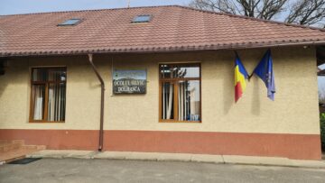 O viitoare pădure cu 2500 de arbori, plantată cu voluntari, la Ocolul Silvic Dolhasca