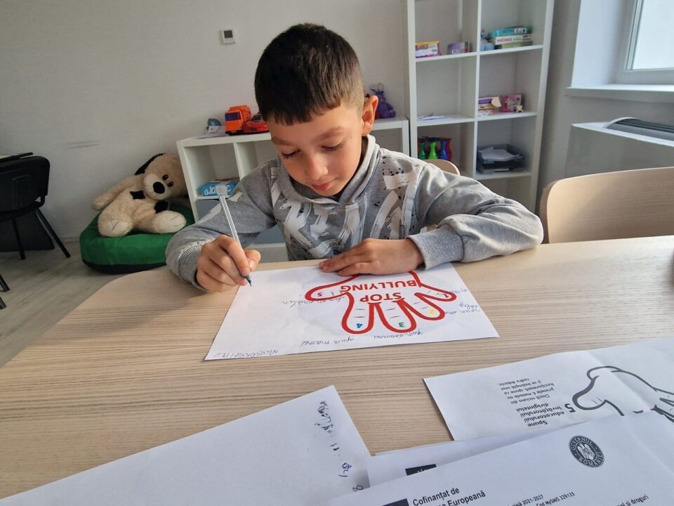 „Servicii comunitare pentru familii unite”, proiect de care beneficiază copii din Suceava, Fălticeni, Baia, Valea Moldovei și Dolhești