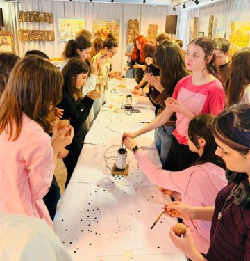 Atelierul „Festivalul Ouălor încondeiate”, ediția a IV-a, la Centrul Cultural Bucovina