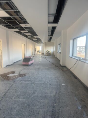 Vremea bună a permis reluarea lucrărilor și la exteriorul clădirilor din campusul studențesc de la Moara