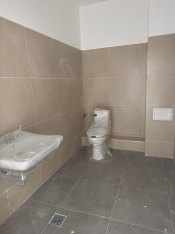 Vremea bună a permis reluarea lucrărilor și la exteriorul clădirilor din campusul studențesc de la Moara