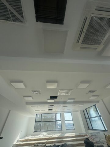 Vremea bună a permis reluarea lucrărilor și la exteriorul clădirilor din campusul studențesc de la Moara