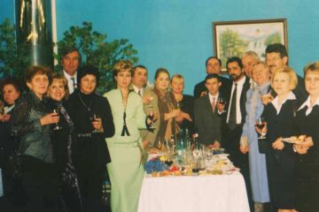 De 1 Decembrie 2000, la Cernăuți