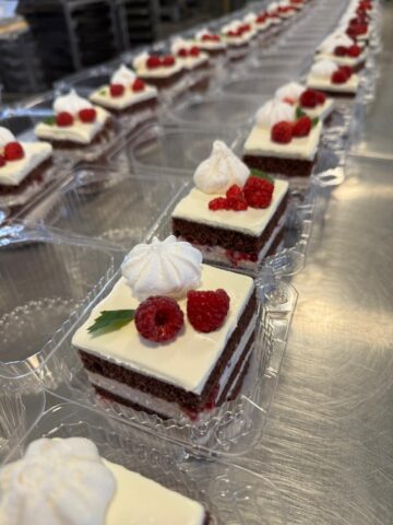 Esther Cakes: deserturi rafinate pentru cele mai importante evenimente