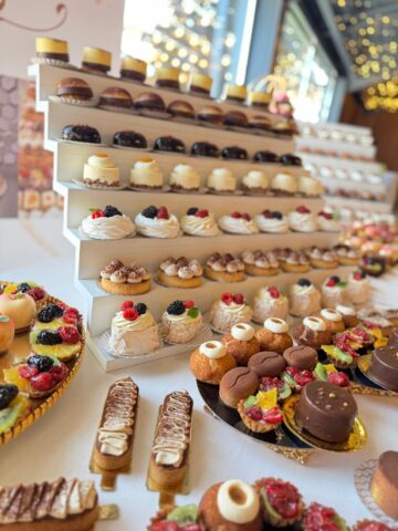 Esther Cakes: deserturi rafinate pentru cele mai importante evenimente