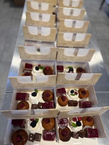 Esther Cakes: deserturi rafinate pentru cele mai importante evenimente