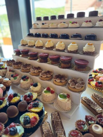 Esther Cakes: deserturi rafinate pentru cele mai importante evenimente