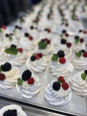 Esther Cakes: deserturi rafinate pentru cele mai importante evenimente