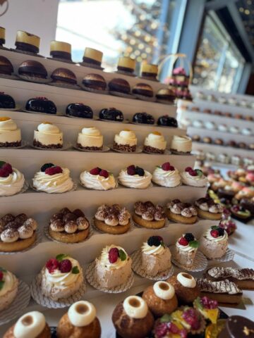 Esther Cakes: deserturi rafinate pentru cele mai importante evenimente