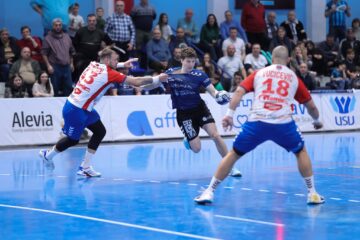 CSU Suceava și CSM Vaslui se întâlnesc într-un joc de pregătire. Foto Marius Gabor