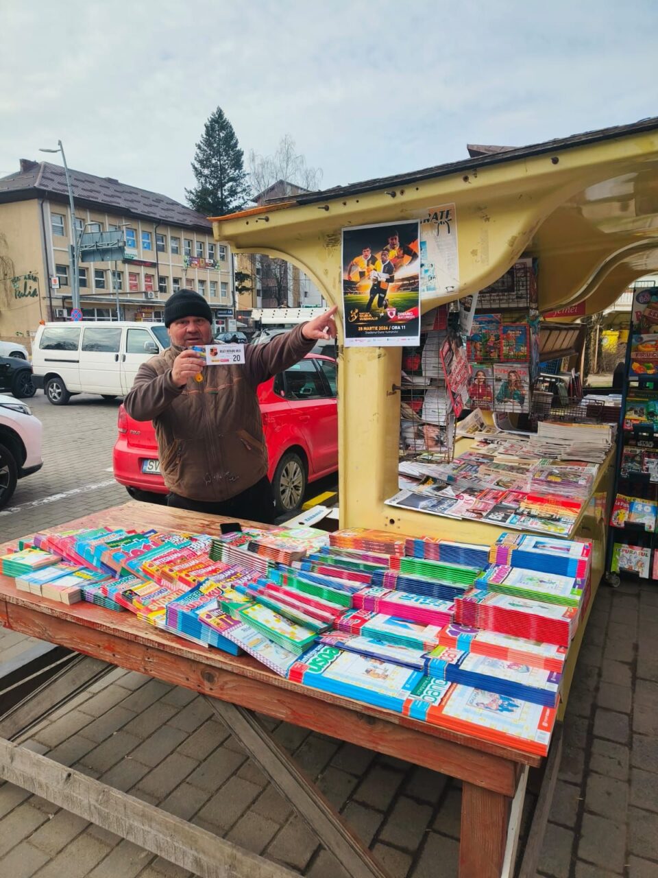 Se pot achiziționa bilete de intrare și de la chioșcul de ziare din centrul orașului Gura Humorului, ”de la domnul Mihai”