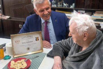 Președintele de onoare al Asociației Foștilor Deținuți Politici din România – filiala Suceava, Alexandru Jaucă, a fost sărbătorit la împlinirea a 100 de ani Președintele de onoare al Asociației Foștilor Deținuți Politici din România – filiala Suceava, Alexandru Jaucă, a fost sărbătorit la împlinirea a 100 de ani