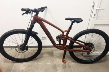 Bicicletă în valoare de 3.000 de euro, care figura ca furată din Germania, găsită într-un microbuz Bicicletă în valoare de 3.000 de euro, care figura ca furată din Germania, găsită într-un microbuz
