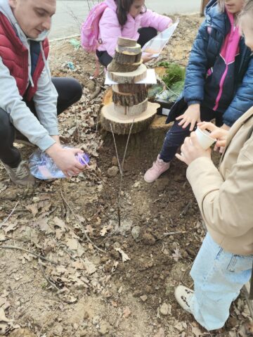 Primii vizitatori ai „Potecii educative Pădurea Burdujeni”