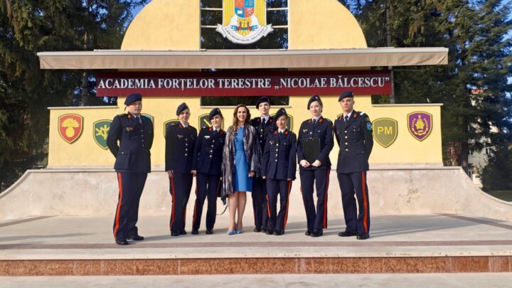 Elevii Colegiului Militar, premiați la competiția de planuri de afaceri de la Sibiu