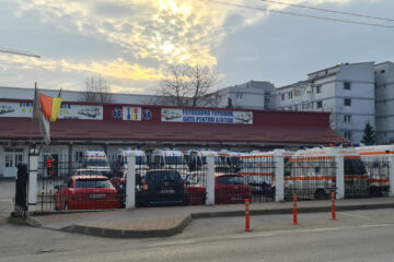 Moarte suspectă a unui copil de 12 ani, găsit atârnat de ușa unui dulap