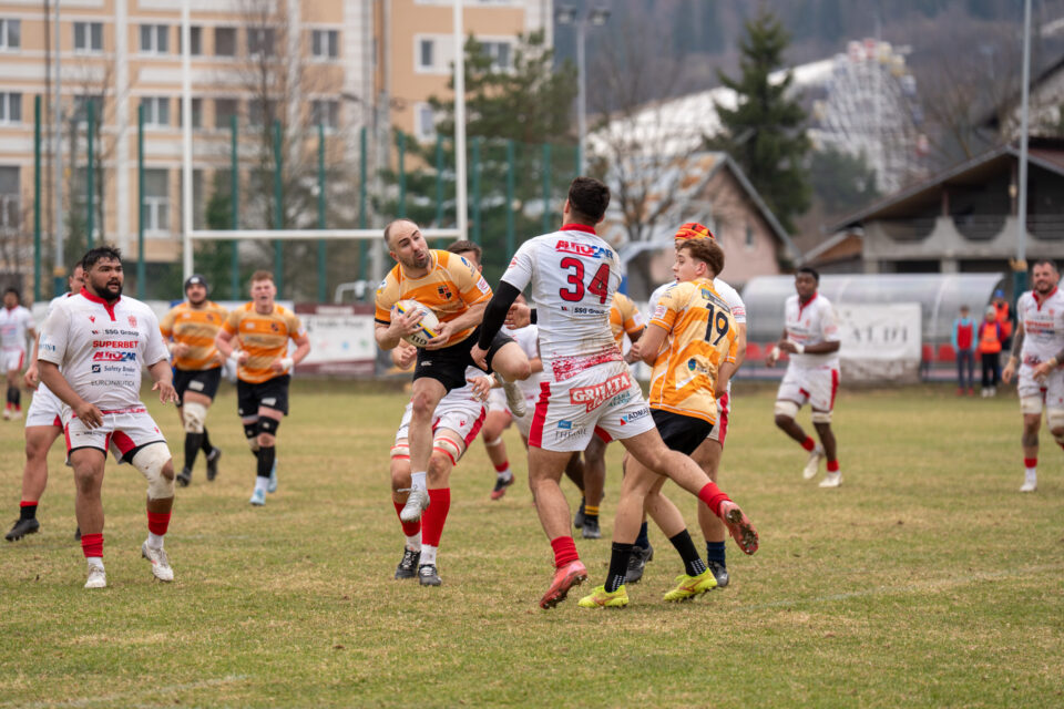 Humorenii au debutat în Liga Națională în fața unei tribune pline și a unui adversar redutabil