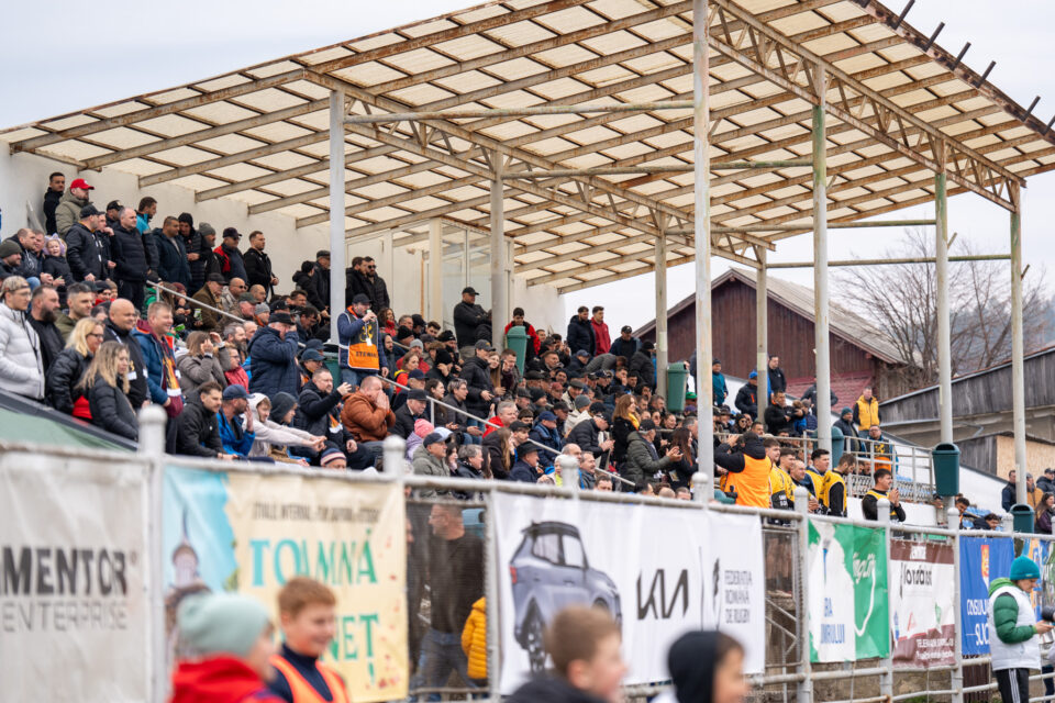 Humorenii au debutat în Liga Națională în fața unei tribune pline și a unui adversar redutabil
