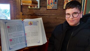 Iustinian, un băiat de 12 ani, elev al preotului Pascal