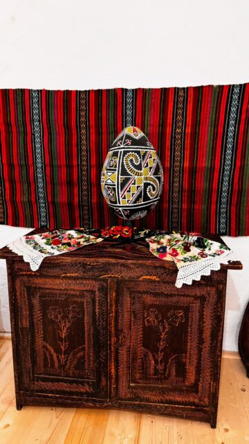 Ciocănești: Tradiția ouălor încondeiate, completată de inaugurarea a opt case restaurate, vechi de peste un secol