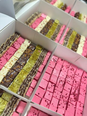 Comandă bunătăți pentru Paște de la Esther Cakes: babka, cozonac, pască și deserturi savuroase