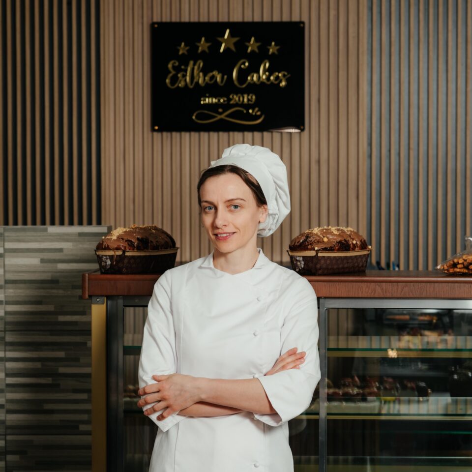 Comandă bunătăți pentru Paște de la Esther Cakes: babka, cozonac, pască și deserturi savuroase