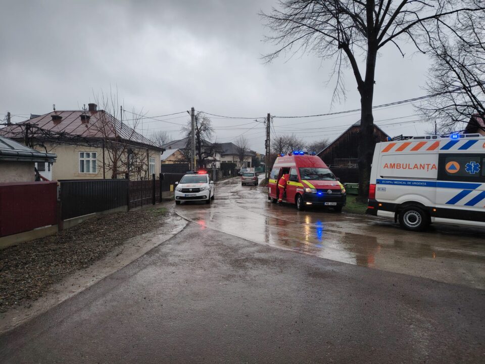 Două tinere, lovite pe trotuar de o mașină scăpată de sub control de un șofer băut