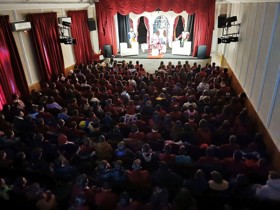 Programul „Educație prin teatru” de la Fălticeni, ediția a IV-a, în colaborare cu Teatrul pentru Copii și Tineret „Vasilache”