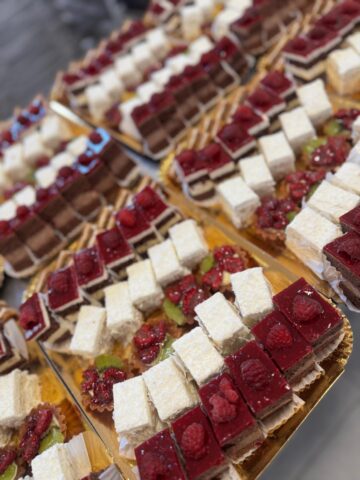 Comandă bunătăți pentru Paște de la Esther Cakes: babka, cozonac, pască și deserturi savuroase