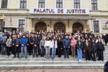 Educație juridică pentru elevii din județ Educație juridică pentru elevii din județ