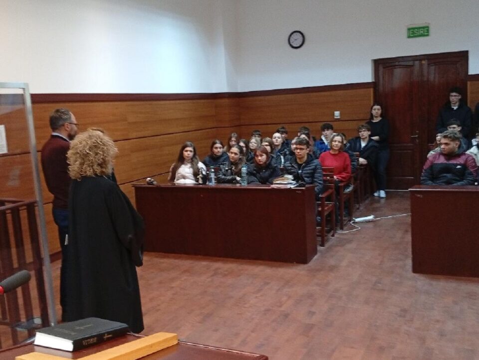 Peste 40 de elevi suceveni au aflat câte puțin din tainele Justiției